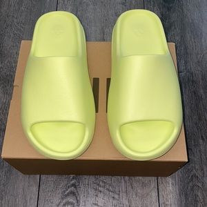 COPY - YEEZY SLIDE ‘YZY GREEN GLOW’ Sz 9